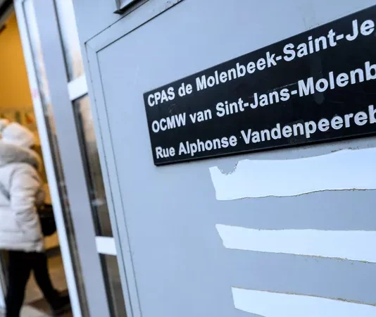 【民生】比利时四万多学生领低保