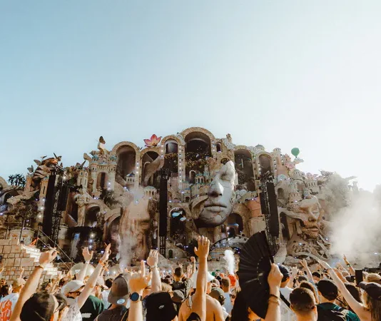 【财富】Tomorrowland音乐节成了当地居民的摇钱树 猜猜他们赚了多少?